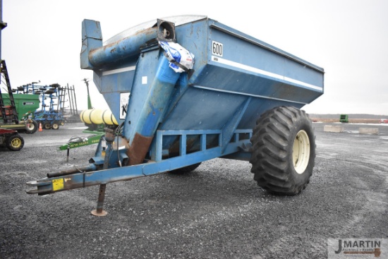 Kinze 600 grain cart