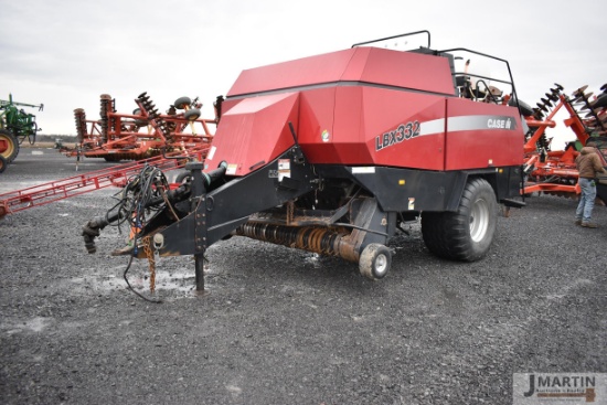 CIH LBX332 large sq baler