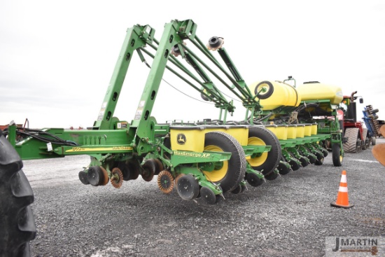 2009 JD 1770NT 24 row 30'' planter