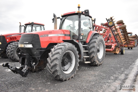 CIH MX220 tractor