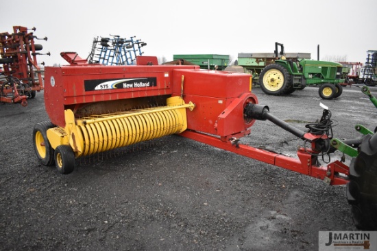 New Holland 575 baler