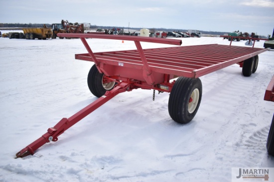 Creekside 30' tandem axle bale wagon