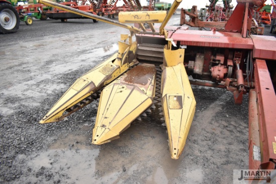 NH 824 2 row corn head