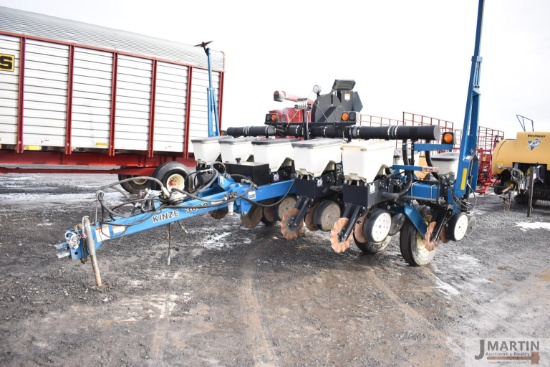Kinze 3000 no-till planter
