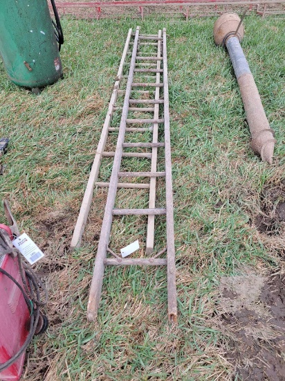 Wooden 18' ext ladder