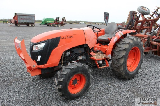 Kubota MX5200 tractor