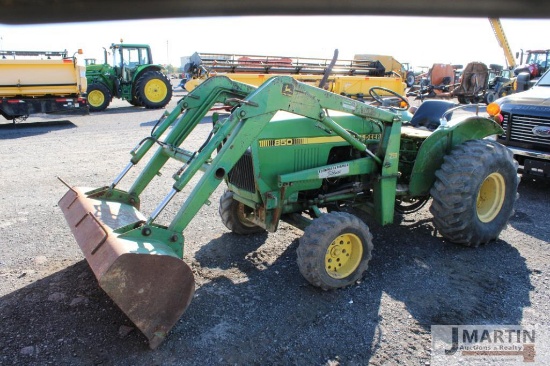 JD 850 compact tractor