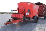 Kuhn Knight 5144 Vertical Maxx mixer wagon