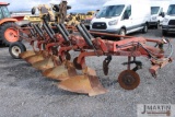 IH 720 5 bottom plow