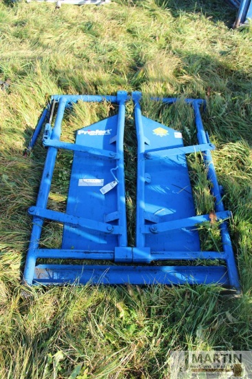 Priefert Head Squeeze Chute