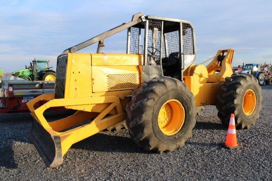 JD 640B log skidder