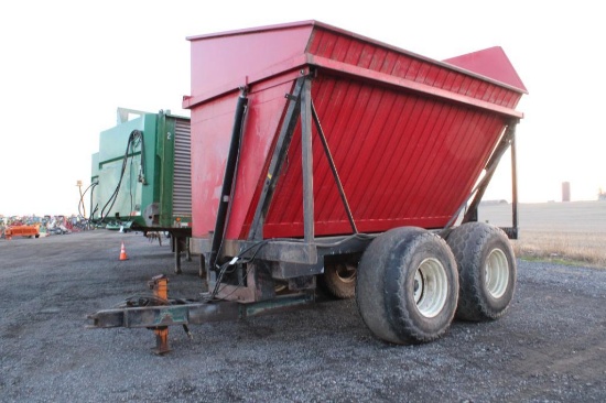 Hi-Dump 15' silage cart