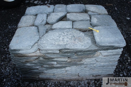 Skid of 1.5'' Tumble irregular pavers