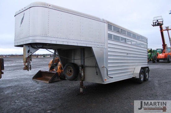 2015 16' Featherlite cattle trailer