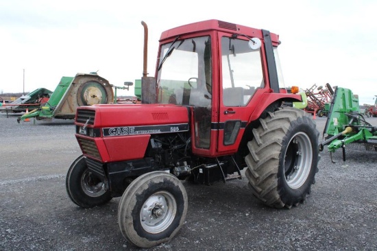 CIH 585 tractor