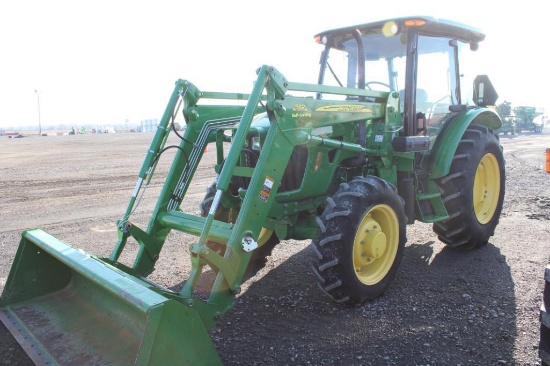 2013 JD 5083E tractor w/ JD 562 self leveling loader