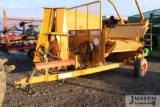 Haybuster 2564 mobile round bale chopper