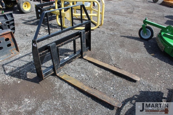 3500# Skid mount pallet forks