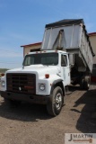 1983 Int S1900 grain truck