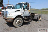 2003 Int 4300 semi tractor