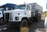 1982 Int F65 10 wheeler mixer truck