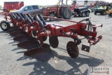 CIH 720 6 bottom plow