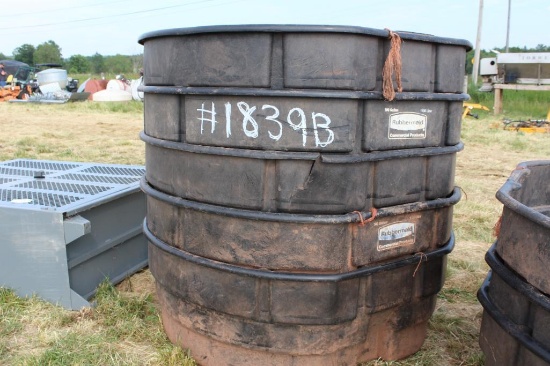 5- Rubbermaid 300gal tubs, used(x5)