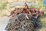 Large amounts of chains and binders