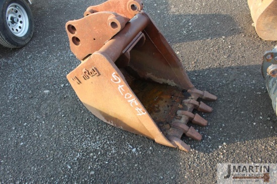 Wanroy 24" excavator bucket w/ teeth, tag hookup