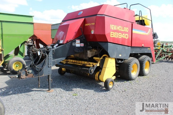 NH BB940 3'x3' large square baler