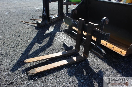 JCB hookup heavy duty forks