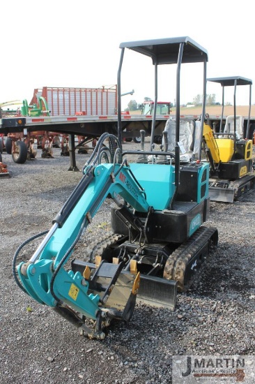2023 QH12 Mini-excavator w/rubber tracks, thumb,gas (new)