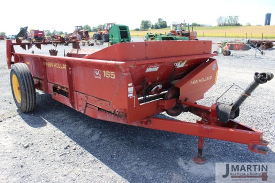 NH 165 manure spreader