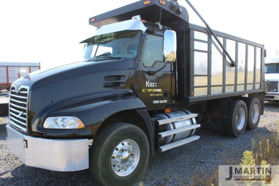 2006 Mack CXN613 10-wheeler