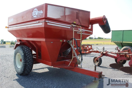 EZ Trail 475 grain cart