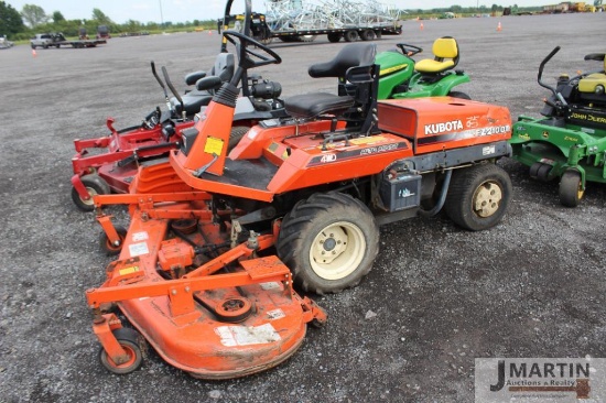Kubota FZ2100 zero turn