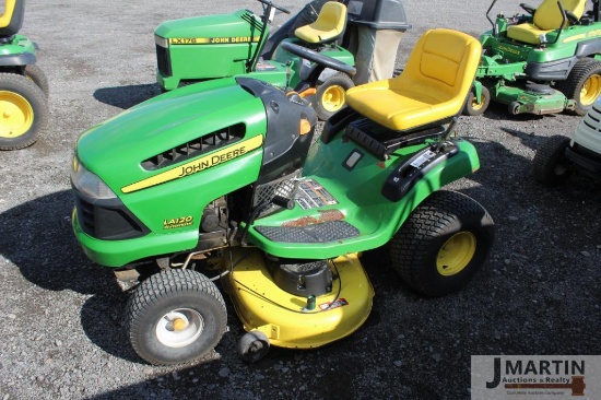 JD LA120 mower