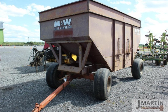 M&W 300bu double hopper gravity wagon