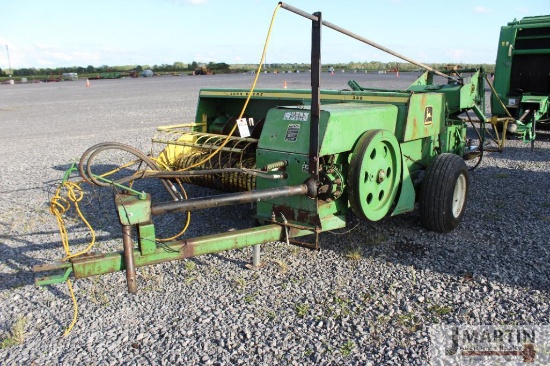 JD 346 small square baler