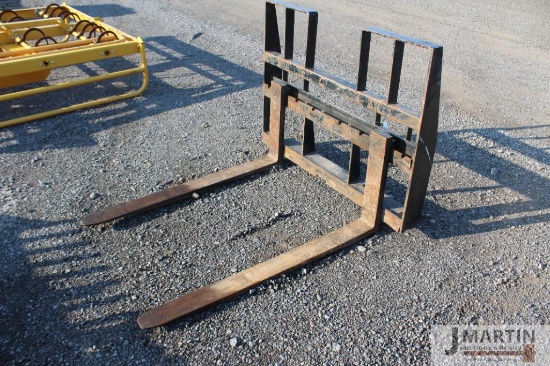 Martins Welding 48" skid mount pallet forks