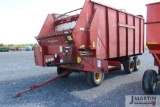 NH 816 forage wagon