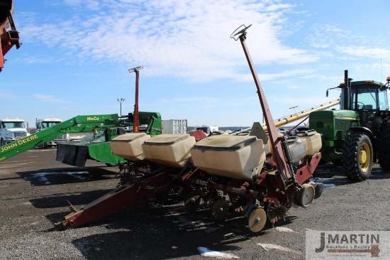 White 5100 6 row no-till planter