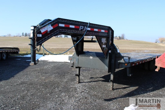 2014 PJ 28' trailer