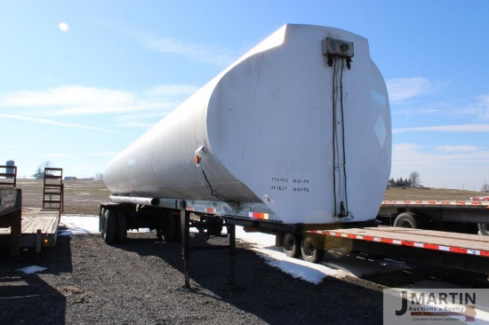 1971 Custom built 28' alum tank trailer