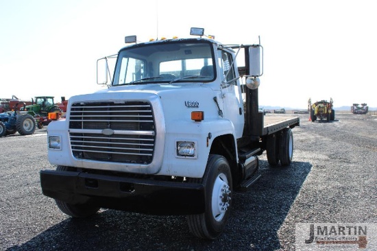 1991 Ford L8000 truck