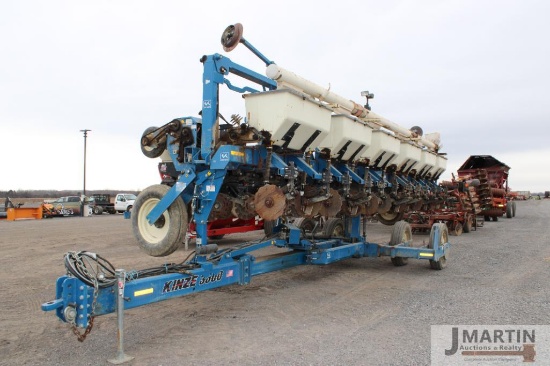 2015 Kinze 3600 12 row planter