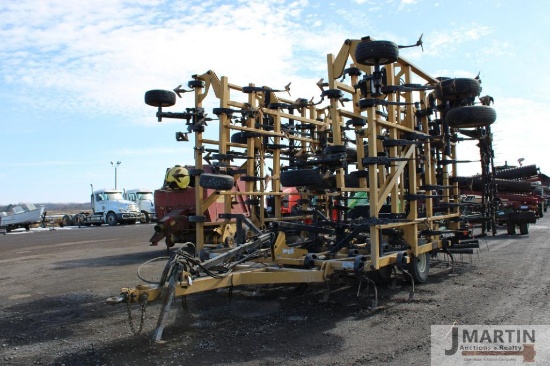 Landoll 9800 Series 44' field cultivator