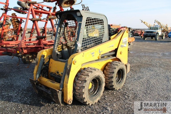 Gehl R220 skid loader