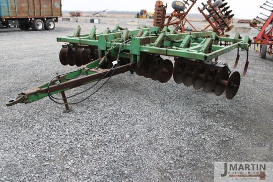 JD 712 11 shank chisel plow