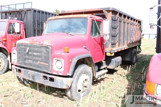 1998 Int silage truck